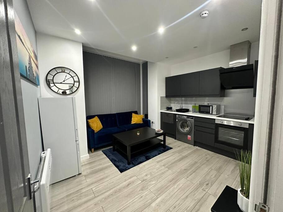 Luxurious 2 Bedroom Flat Beeston Hill Exterior photo
